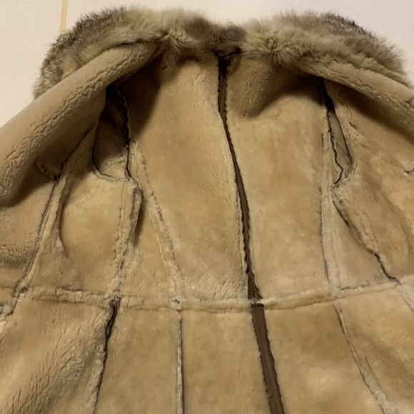 Jeno de Paris Shearling Coat w Genuine Fur Collar - Picture 9 of 16